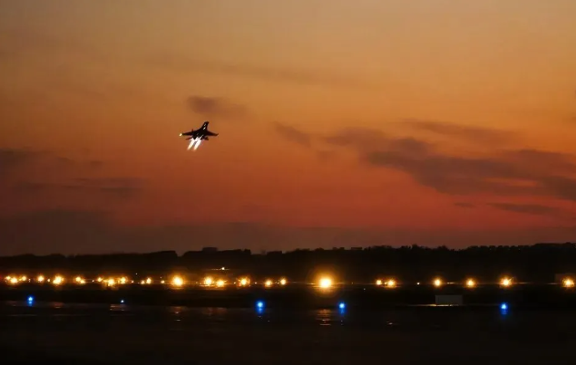 战机编队 昼夜鏖战 一组硬核训练大图来袭