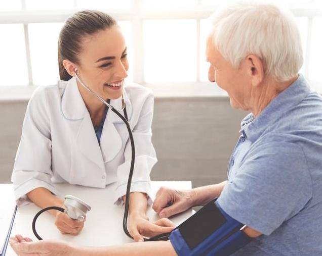 高血压患者不能轻易戒酒？医生多次强调：真正要注意的，是这3点