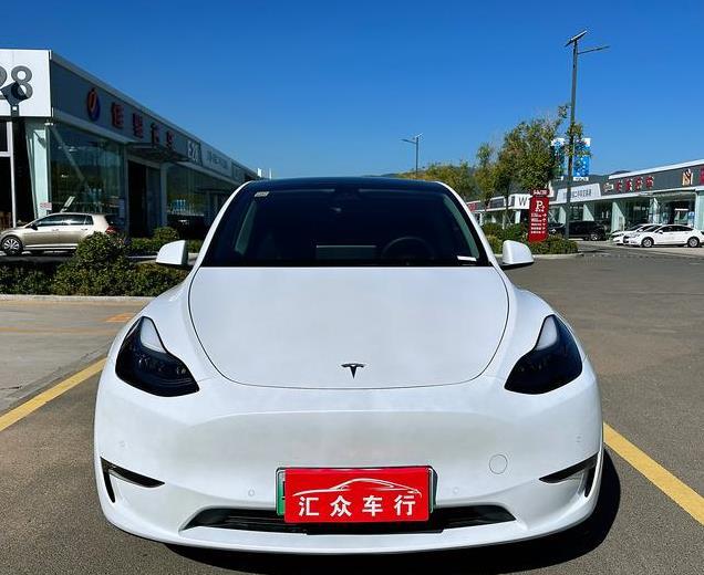 不到18万的特斯拉Model Y 2021款，白色仅3.7万公里！