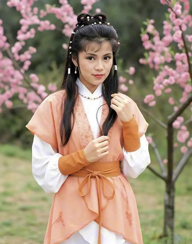 灵动俏黄蓉，甜美映人心—翁美玲