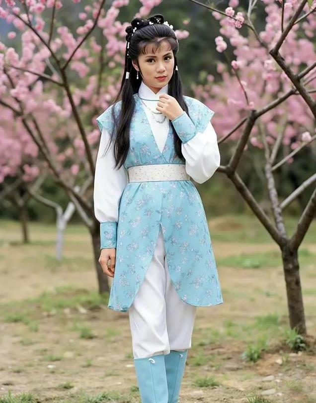灵动俏黄蓉，甜美映人心—翁美玲