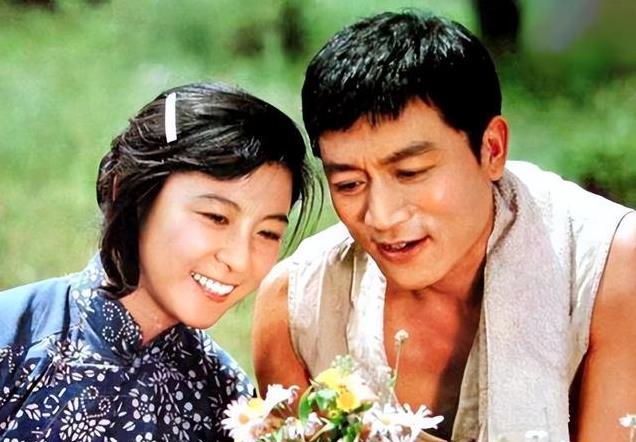 著名演员王馥荔：丈夫为娶她被开除，如今儿子成了夫妻俩的骄傲