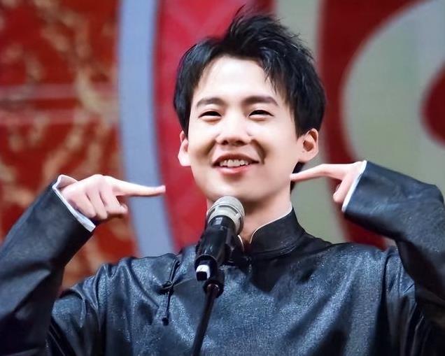 郭麒麟厉害了！上央视当主持跟尼格买提搭档，网友：老郭在偷着乐