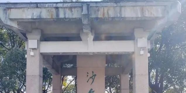 常熟叫花鸡：一只鸡的传奇历史，如何从贫民食物变成皇宫珍馐？