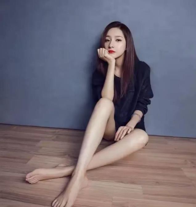 马凡舒：优雅与智慧并存，控场能力惊艳，未来主持界的璀璨之星