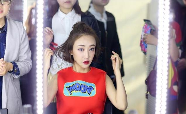 姜尘：从低谷到幸福，37岁女演员如何突破困境找到真爱与事业成功
