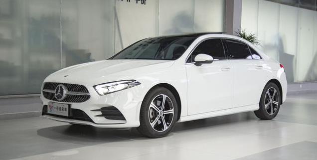 15万入手准新车！2022款奔驰A级，豪华品牌轿跑的性价比之选