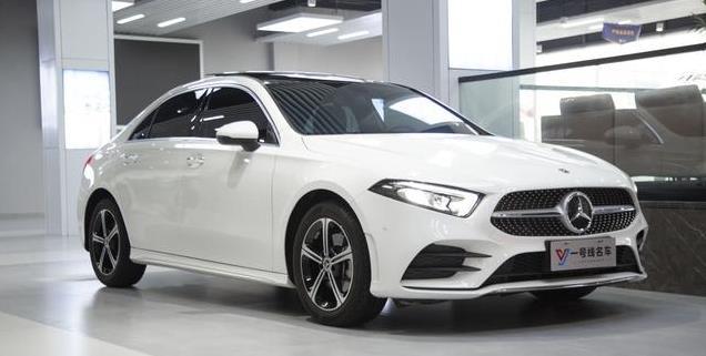 15万入手准新车！2022款奔驰A级，豪华品牌轿跑的性价比之选