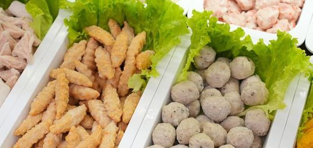 一碗麻辣烫，配菜选对才够爽，牛肉豆泡全吸汁，蔬菜菌菇添层次！