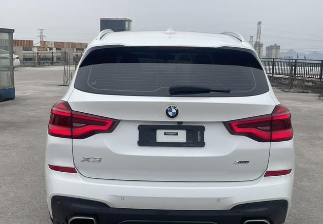 15.98万入手豪华SUV，宝马X3让你享受驾驶与奢华的双重体验！