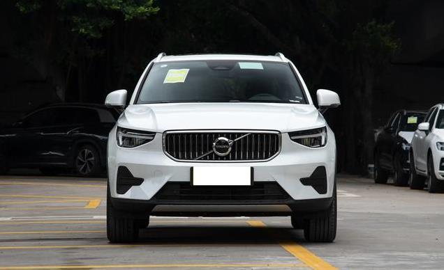 沃尔沃XC40降价近10万！豪华SUV值不值得入手？销量惨淡真相揭秘