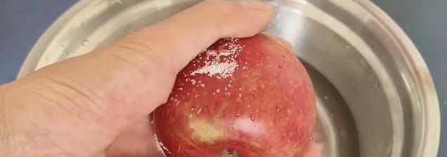 苹果加大蒜蒸一蒸，竟能缓解感冒？老一辈的“神奇”土方法