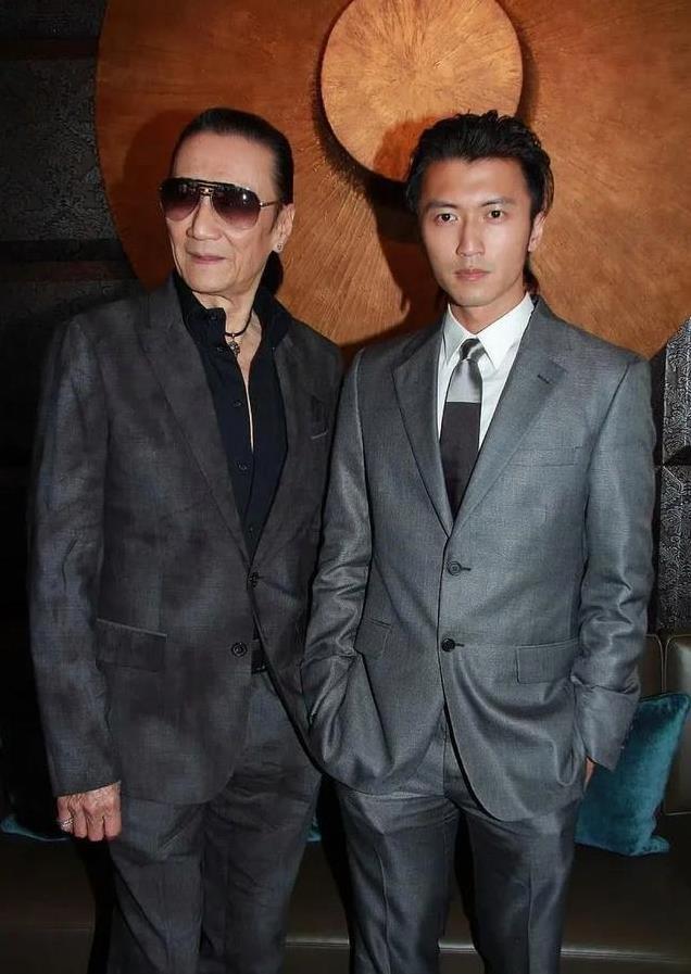 谢贤哽咽落泪：为何谈到谢霆锋，他竟说出人生最大遗憾？