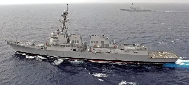 美军舰船同时现身东海南海有何企图？传递怎样的信号？