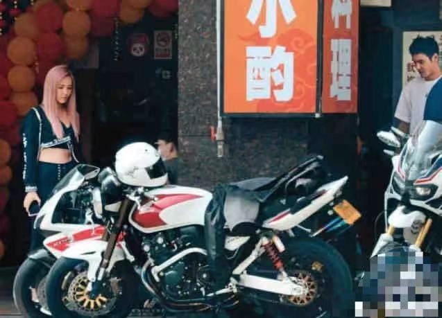 阮经天许采晴情人节出游被拍 均否认恋情称是朋友