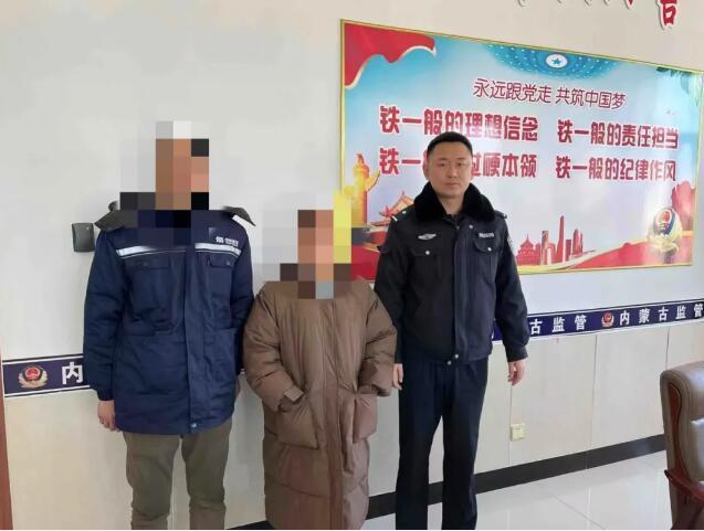 警方查处一起“以车为房”卖淫嫖娼案 普通汽车暗藏玄机