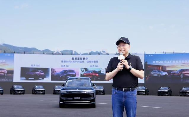 问界M8上市4天订单破4万，张兴海交车新模式，用户为何都说太值？