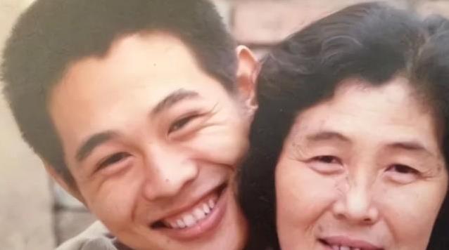 她被李连杰抛弃住地下室十年，却凭一技之长翻身成赢家