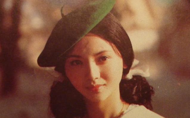 12岁逆母意追梦，30岁主动演妈妈，59岁她却成荧幕常青树