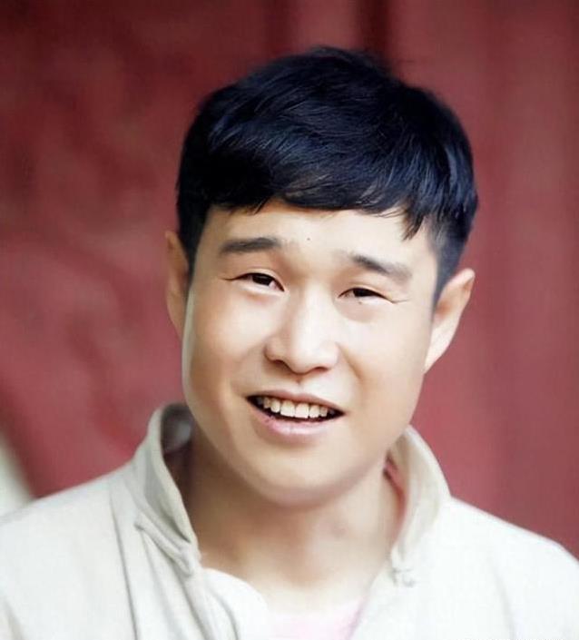被嘲“最丑星二代”的她，18岁逆袭惊艳全网，真有韩国女星范？