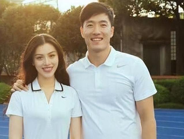 葛天新恋情曝光，点赞黑帖揭旧伤，刘翔吴莎恩怨真相？
