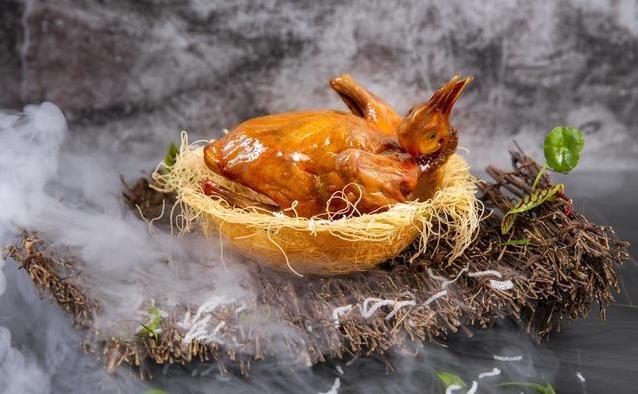 乳鸽藏惊人营养，吃错白搭，你会挑吗？