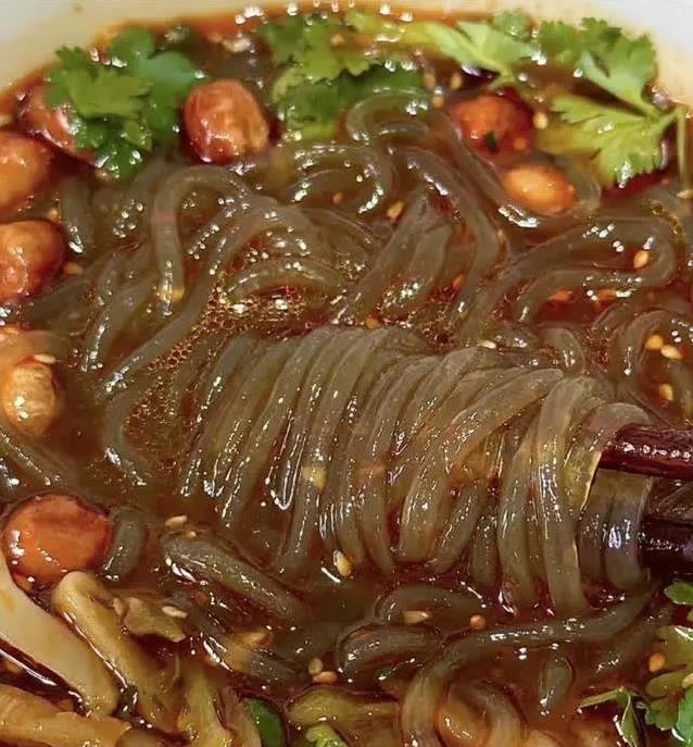 酸辣粉在家做，10分钟出锅，味道秒杀路边摊？
