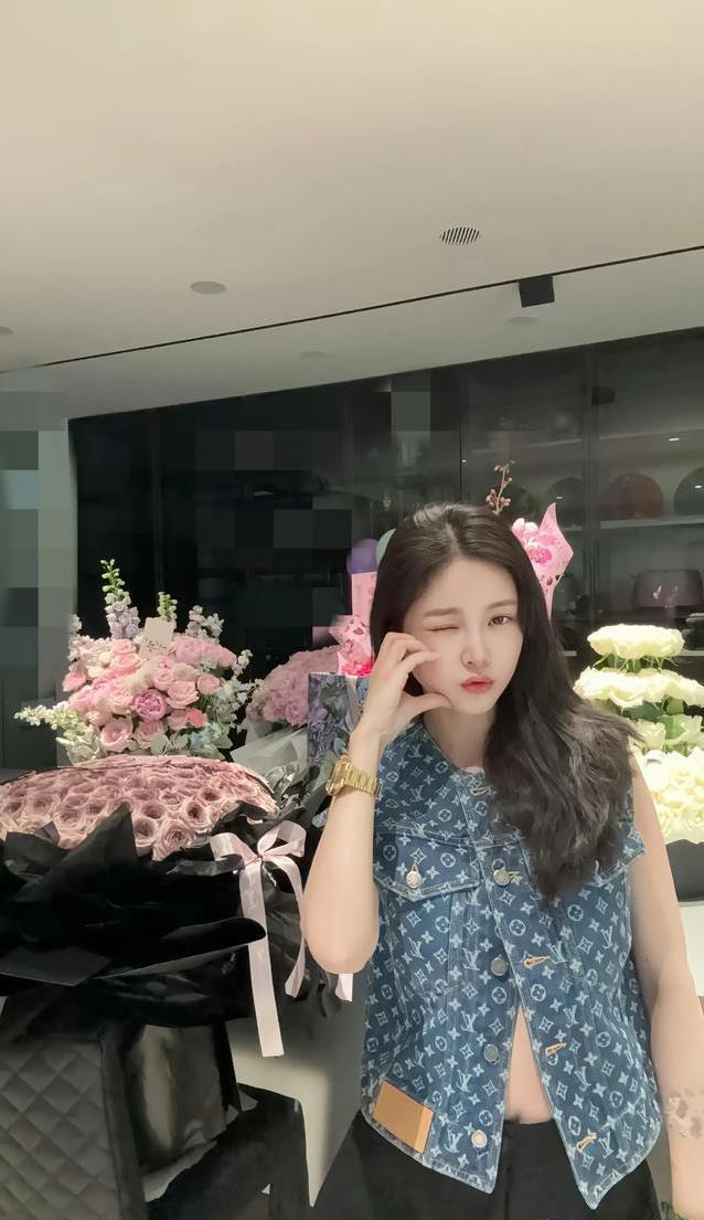 37岁王灿生日美照惊艳全网，杜淳爱妻状态逆龄，她有何幸福秘诀？