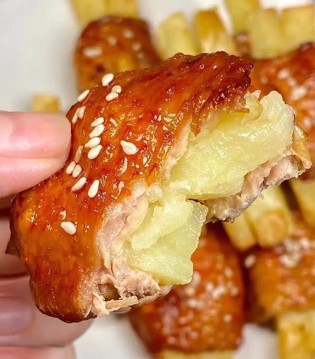 鸡翅包土豆新吃法，挑食娃吃光饭，爸妈乐开花