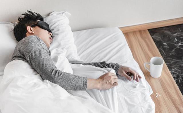 睡不好正常吗？65岁后睡眠大变，3招让你睡得香