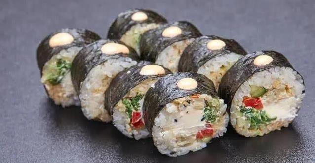 简单3步做紫菜包饭，食材随便换，味道好到全家抢着吃？