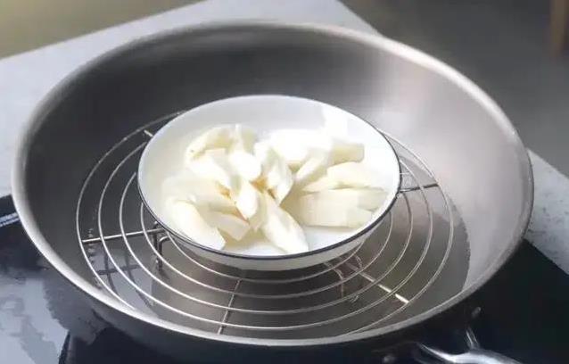 孩子抢着吃的小饼，山药一蒸一烙，20分钟出锅比面包香