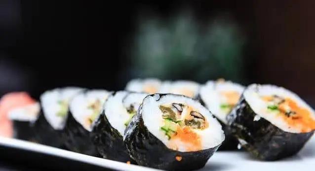 简单3步做紫菜包饭，食材随便换，味道好到全家抢着吃？