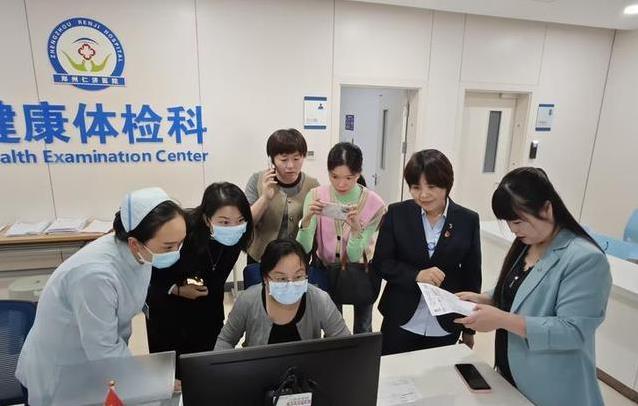55岁阿姨每晚喝南瓜粥，一年后血糖稳如年轻人，医生都夸