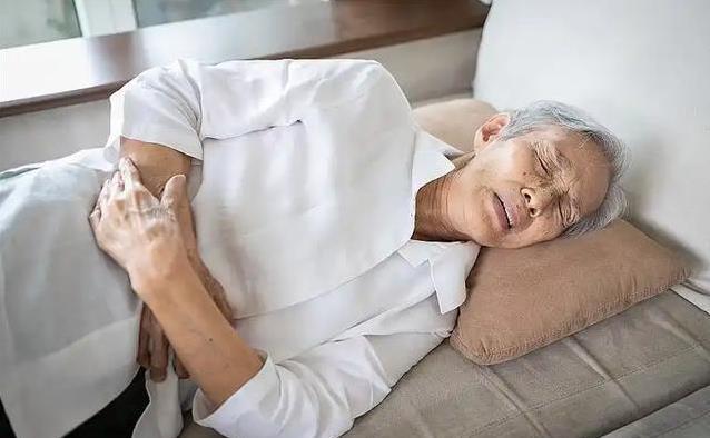 每天吃根黄瓜，血压悄悄降了，你知道它还有啥好处？