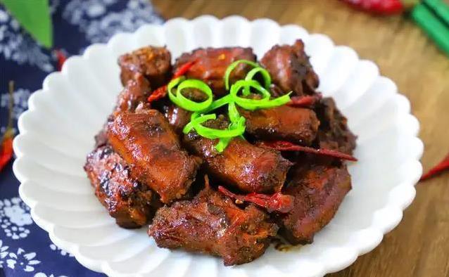 鸭脖外面买太贵，10元自制麻辣味，香到全家抢着吃