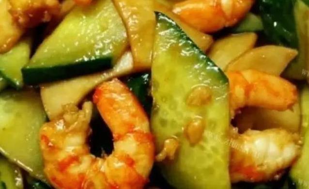 黄瓜虾仁家常炒，10分钟出锅，鲜嫩绝配老少夸