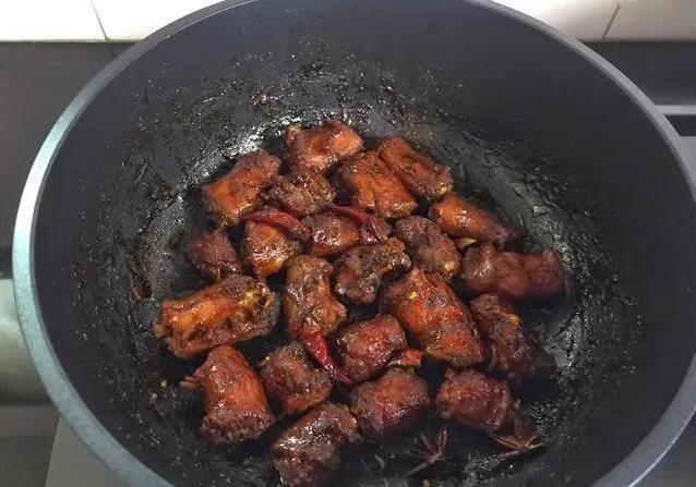 鸭脖外面买太贵，10元自制麻辣味，香到全家抢着吃