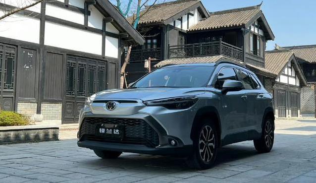 8万买丰田SUV，省油又省心，新悬架升级值不值？