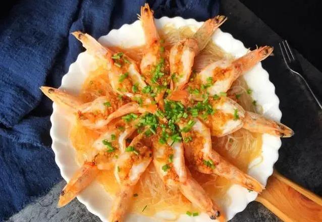 冷水蒸虾肉发柴？热水2分钟出锅，鲜嫩弹牙全家抢着吃