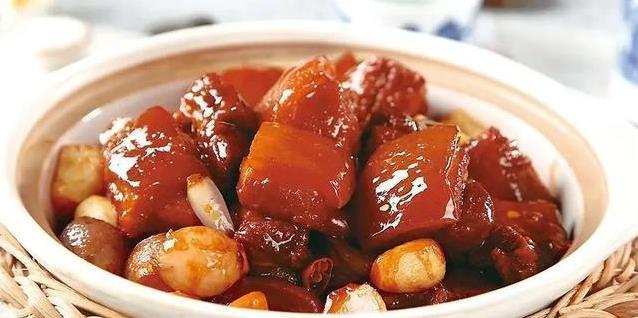 红烧肉颜色不对？用了10年酱油才知真相，老抽生抽傻傻分不清
