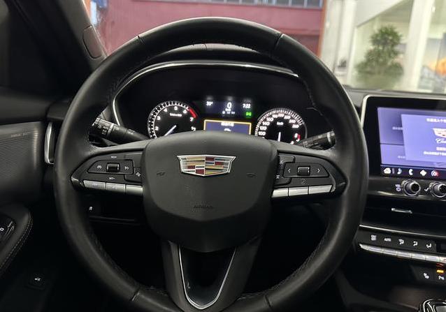 14万捡漏豪车，CT5颜值爆表，性能却这么猛？