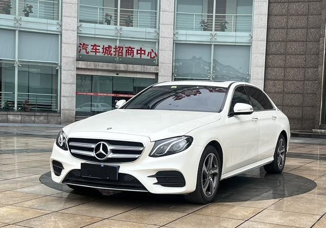 18万买二手奔驰E级，9.9万公里小磕碰多，值不值？
