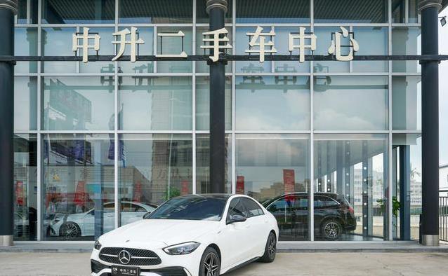 二手奔驰C级仅2.1万公里，优惠11万，豪华生活触手可及？