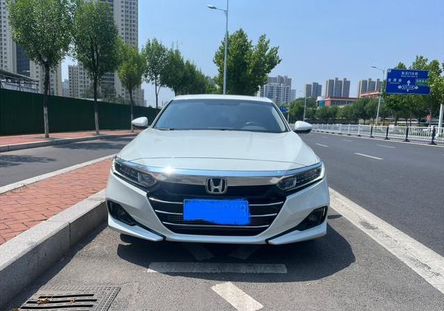 10.5万买准新雅阁，配置顶配跑2.2万公里，值不值你说了算？