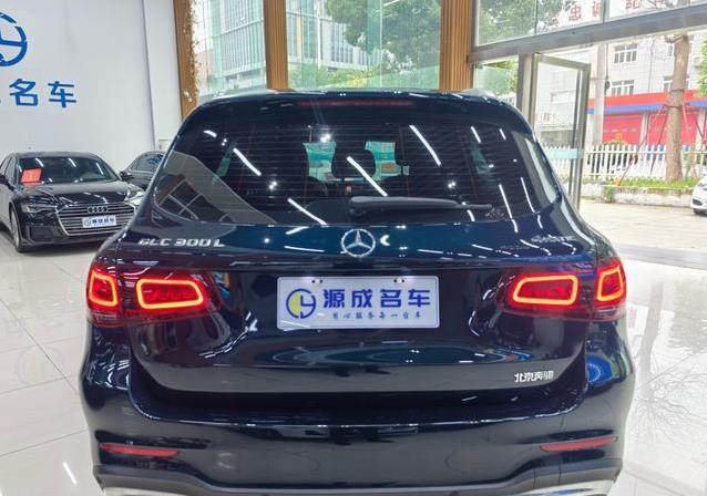 25万捡漏豪华SUV，21年奔驰GLC无事故，值吗？