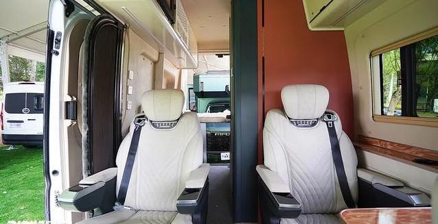 49万起新能源房车，混动续航超千公里，新途远界旅行家有多香？