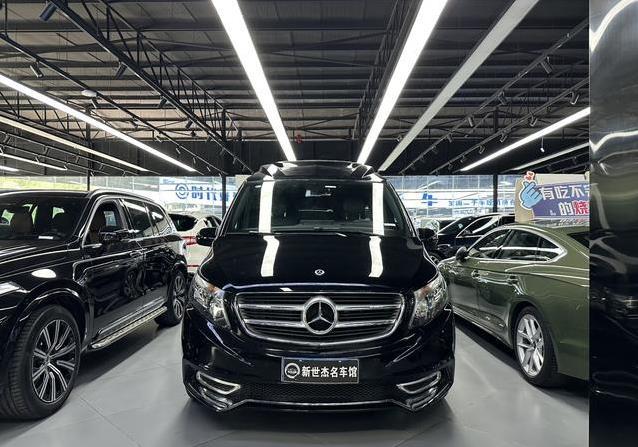 30万买奔驰威霆，4万公里如新车，家用商用全能王？