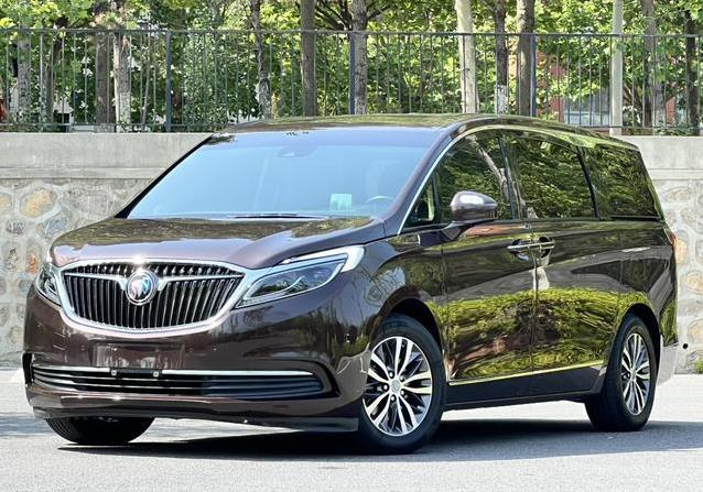 17年别克GL8旗舰10万公里，宜商宜家，13.8万值吗？