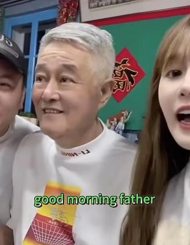 67岁赵本山白发满头，精神却很足，徒弟女儿送祝福暖心